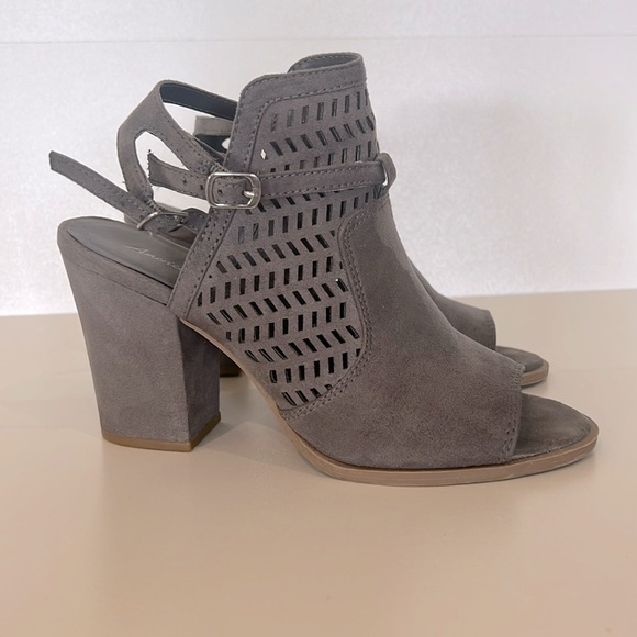 American Eagle Double Peep toe 4 inch block heel  Sz 8 - Picture 1 of 7